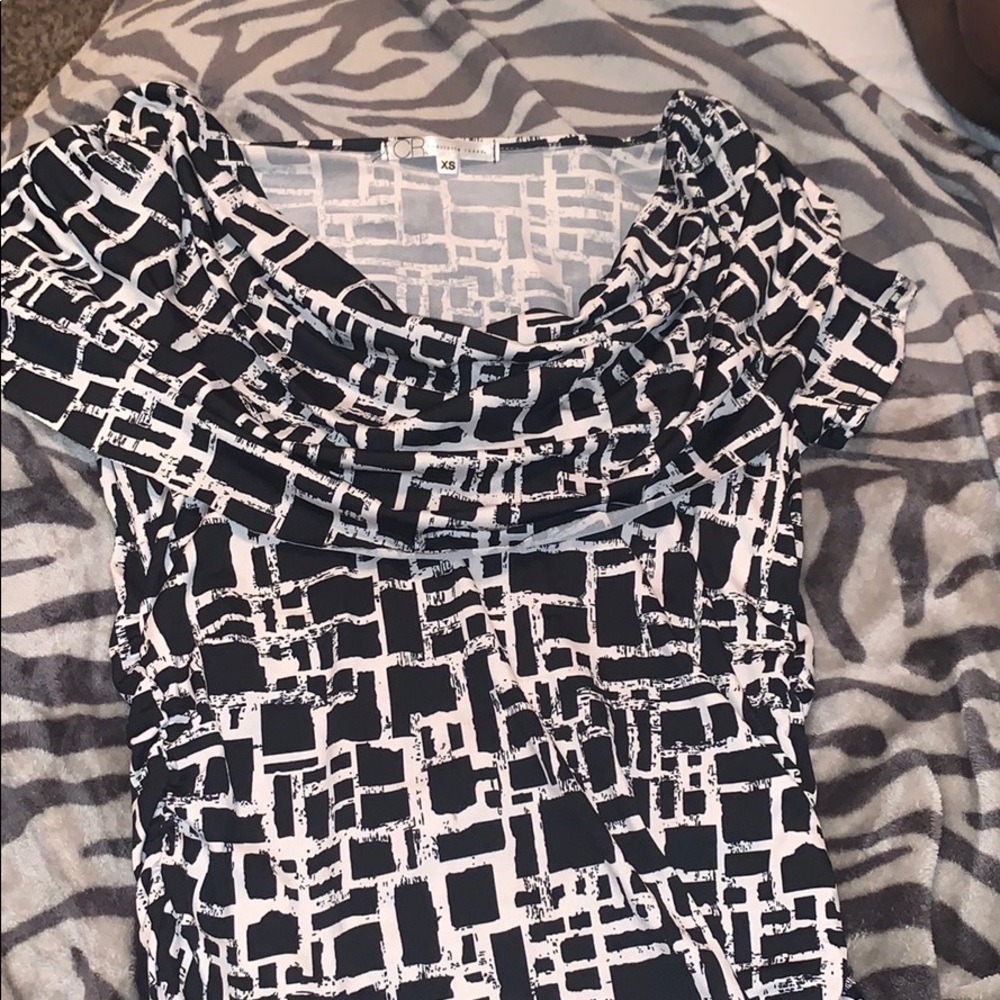 Black & white patterned blouse